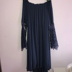 Sleevless blue dress